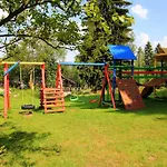 Дом отдыха Gorskie Domki Nad Strumieniem Z Mozliwoscia Dostepu Do Sauny, Goracej Beczki, Basenu- Szklarska Poreba Шклярска-Поремба